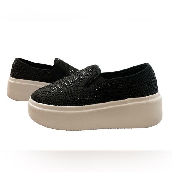 Berness Shoes - BERNESS Alex03 Rhinestone
Black Platform Sneakers